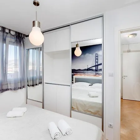 Nice In W/ Wifi And 2 Bedrooms شقة سبليت