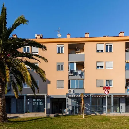 Apartment Nice In W/ Wifi And 2 Bedrooms *