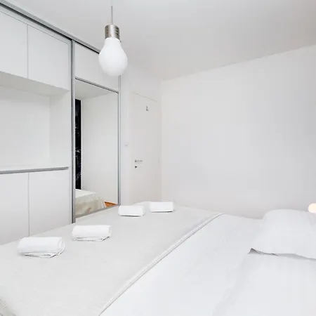 Nice In W/ Wifi And 2 Bedrooms Split