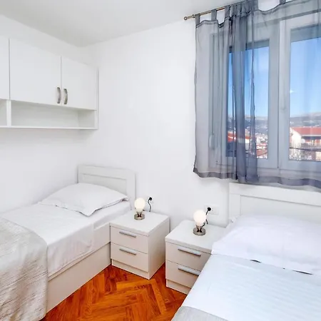 Nice In W/ Wifi And 2 Bedrooms Apartment