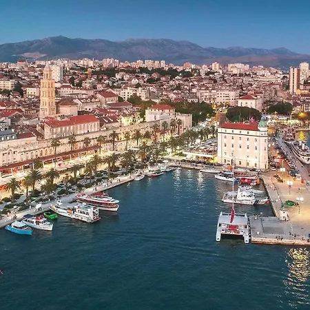 Nice In W/ Wifi And 2 Bedrooms Apartment