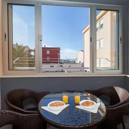 Apartment Nice In W/ Wifi And 2 Bedrooms Split
